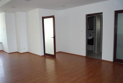 Cladire de birouri de vanzare - 4