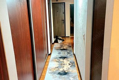 Proprietar-vand apartament 3 camere dec. - 8