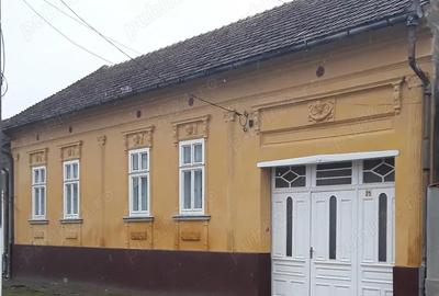 Casă cu 3 camere în Comorâște - 2