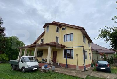 Casă individuală cu 6 camere cu Canalizare în Iris - 1