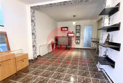 Casă cu 3 camere cu Canalizare în Palas