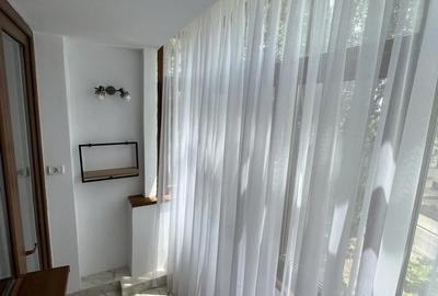 Apartament cu 3 camere semidecomandat în Central - 1