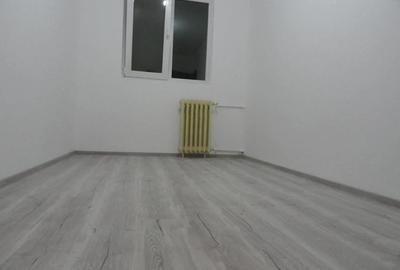 Apartament cu 3 camere semidecomandat în Micălaca - 2