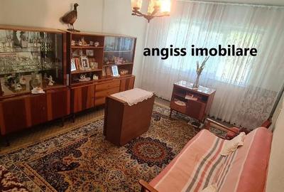 Apartament cu 2 camere cartier C5 etajul 4 - 2