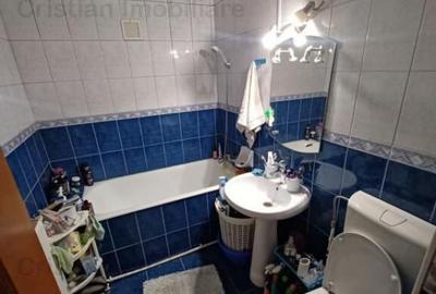 Super 2 cam conf 1 Decomandat 52 mp Radu Negru - Capatul lui - 1