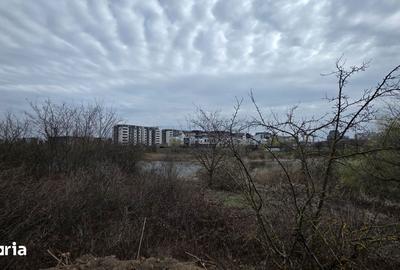Teren de 3000 mp, în Central