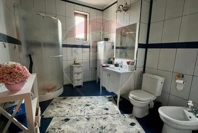 Casă cu Canalizare în Central - 2