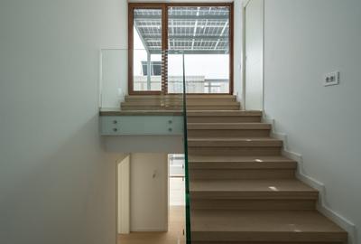 Casa moderna, P+2E, Voluntari - 200 mp utili, terase generoase si spatiu verde - 8