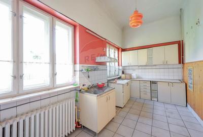 Apartament cu 4 camere semidecomandat în Central - 9