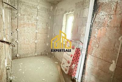 Casă cu 4 camere cu Teren 250 Mp în Central - 2