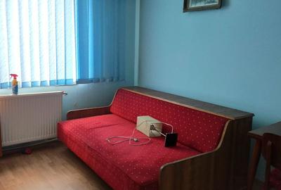 Apartament cu 3 camere semidecomandat în Central - 9