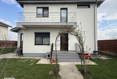 Casă cu 4 camere în Săbăreni - 13