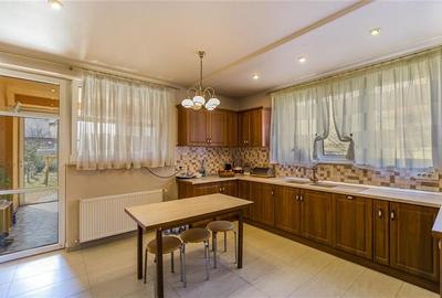 Casă cu 9 camere cu Canalizare în Tractorul - 3