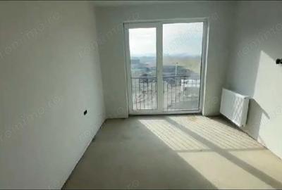 Vand sau schimb apartament nou, situat la etajul 1,Ludus Mures - 5