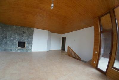 Casă cu 5 camere cu Teren 1585 Mp în Central - 13