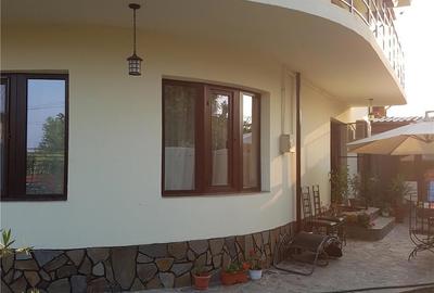 Casă cu 6 camere cu Teren 250 Mp în Bărcănești - 1