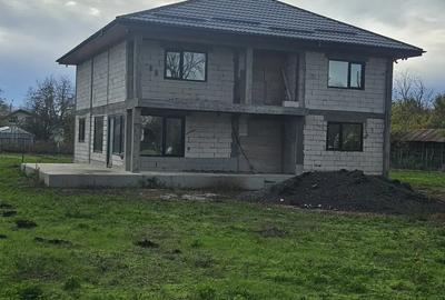 Casa de vanzare locul ideal pentru lini?te, natura ?i confort! - 3