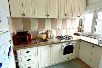 Apartament cu 4 camere semidecomandat, mobilat în Circumvalațiunii - 10