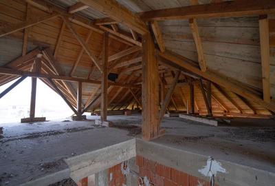 Casă individuală cu 7 camere cu Canalizare în Rontău - 6