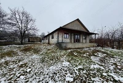 Casă cu Teren 1218 Mp în Vitănești - 3