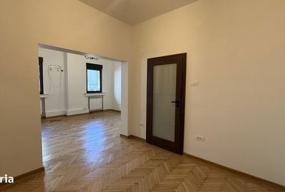 Apartament cu 3 camere semidecomandat în Central - 3