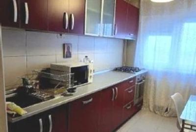 Apartament cu 3 camere, mobilat în Giurgiului
