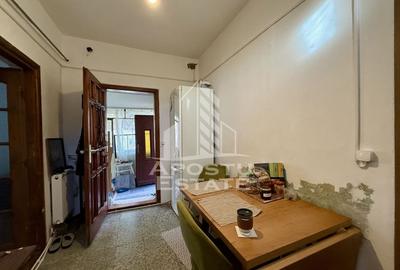 Casa la curte comuna, 180mp teren,  zona Balcescu - Universitatii - 10