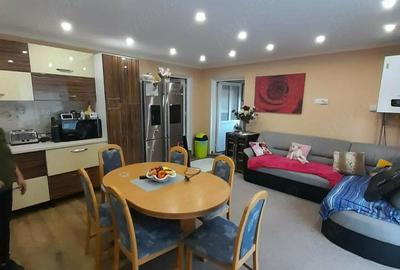Casă cu 4 camere cu Teren 400 Mp în Central - 2