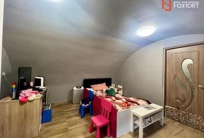 Apartament 3 camere la curte comuna de vanzare, zona Traian - 2