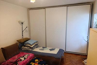 Apartament cu 3 camere decomandat în Soarelui