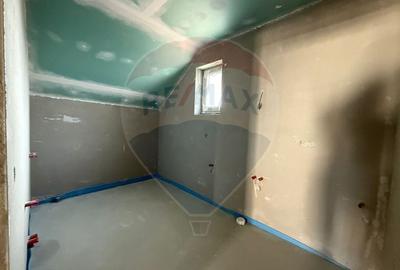 Casa cu 4 camere la gri de vanzare in Sura Mare - 7