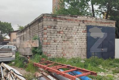 Teren 636 mp , front 21 m , hala demolabila , zona Brestei - 1