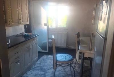 Apartament cu 4 camere decomandat în Dacia - 3