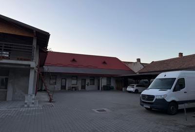 Casă cu 4 camere în Central - 1