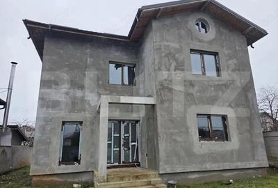 Casă cu Teren 570 Mp în Central - 8