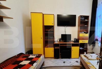 Casa de vanzare, curte comuna, 100 mp, zona Titulescu - 10