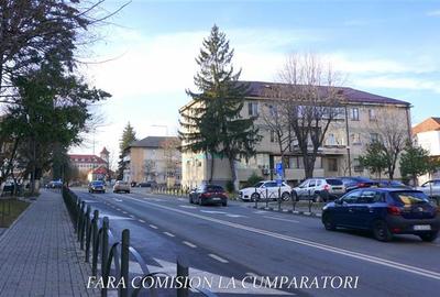 Apartament cu 2 camere semidecomandat, mobilat în 1 Mai - 15