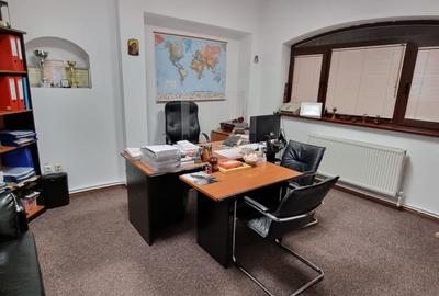 Spațiu comercial, de 478 mp, în Capitol - 2