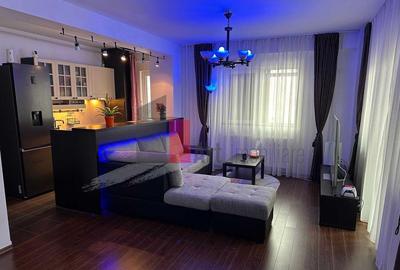 Apartament cu 3 camere semidecomandat în Roșu