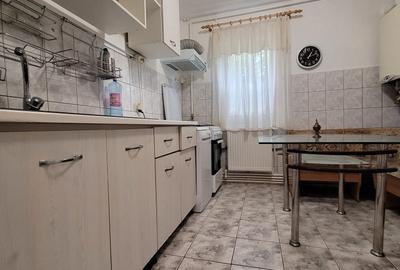 3 CAMERE DECOMANDAT- ETAJ 3- CENTRALA GAZE -BLOC 1981- LOC PARCARE - 32