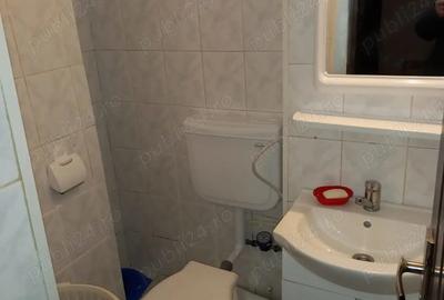 Proprietar, inchiriez garsoniera, strada Crinului - 7