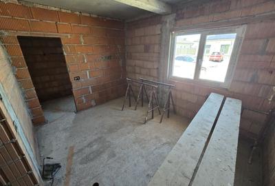 Duplex cu 4 camere cu Canalizare în Moșnița Nouă - 20
