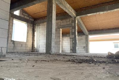 Casă cu 4 camere cu Canalizare în Central - 15