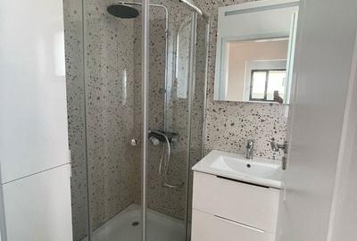 Casă cu 3 camere cu Teren 300 Mp în Central - 1