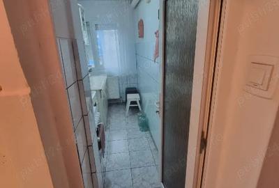 Apartament cu 3 camere semidecomandat în Central - 1