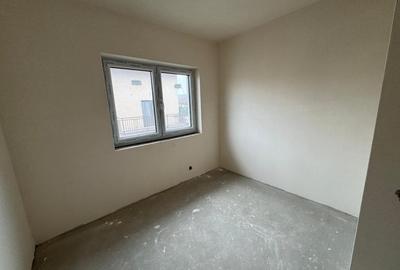Oportunitate! Penthouse cu 4 camere+ terasa, in vila, Floresti - 5