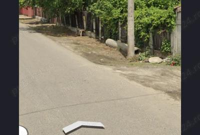 Vand teren cu casa batraneasca demolabila - 1