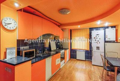 Apartament cu 3 camere decomandat în Ultracentral