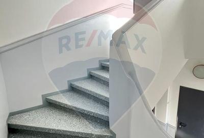 Apartament cu 4 camere decomandat în P-ța Alba Iulia - 8