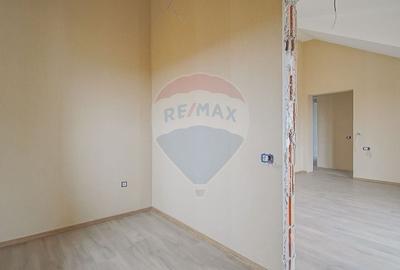 Casă cu 5 camere cu Teren 500 Mp în Tărlungeni - 11